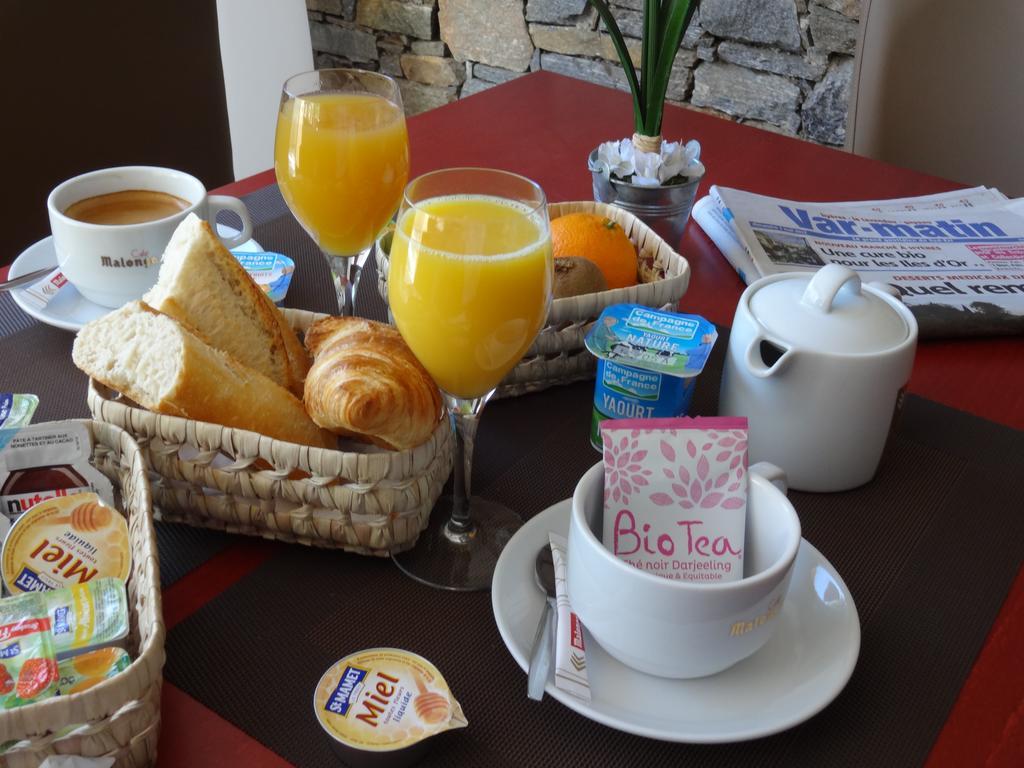 Auberge Du Cap Negre Le Lavandou Exteriör bild